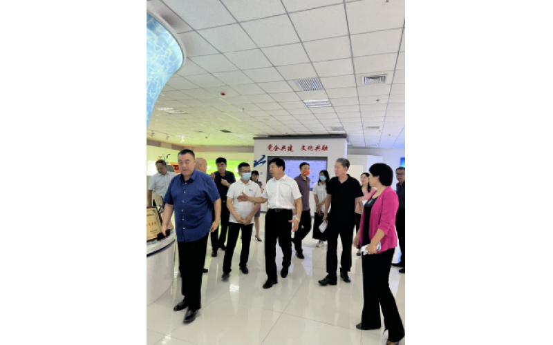 吐鲁番市政协副主席、、党组成员董学忠一行来我公司调研视察